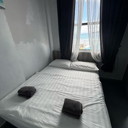 The Room Inn - Pasir Panjang Kampung Kuala Besut Bagian luar foto