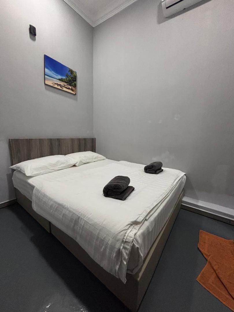 The Room Inn - Pasir Panjang Kampung Kuala Besut Bagian luar foto
