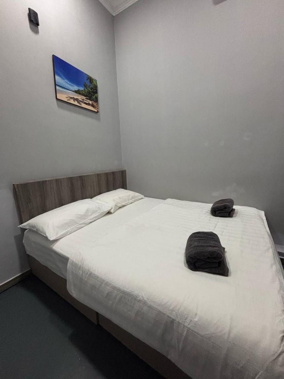 The Room Inn - Pasir Panjang Kampung Kuala Besut Bagian luar foto